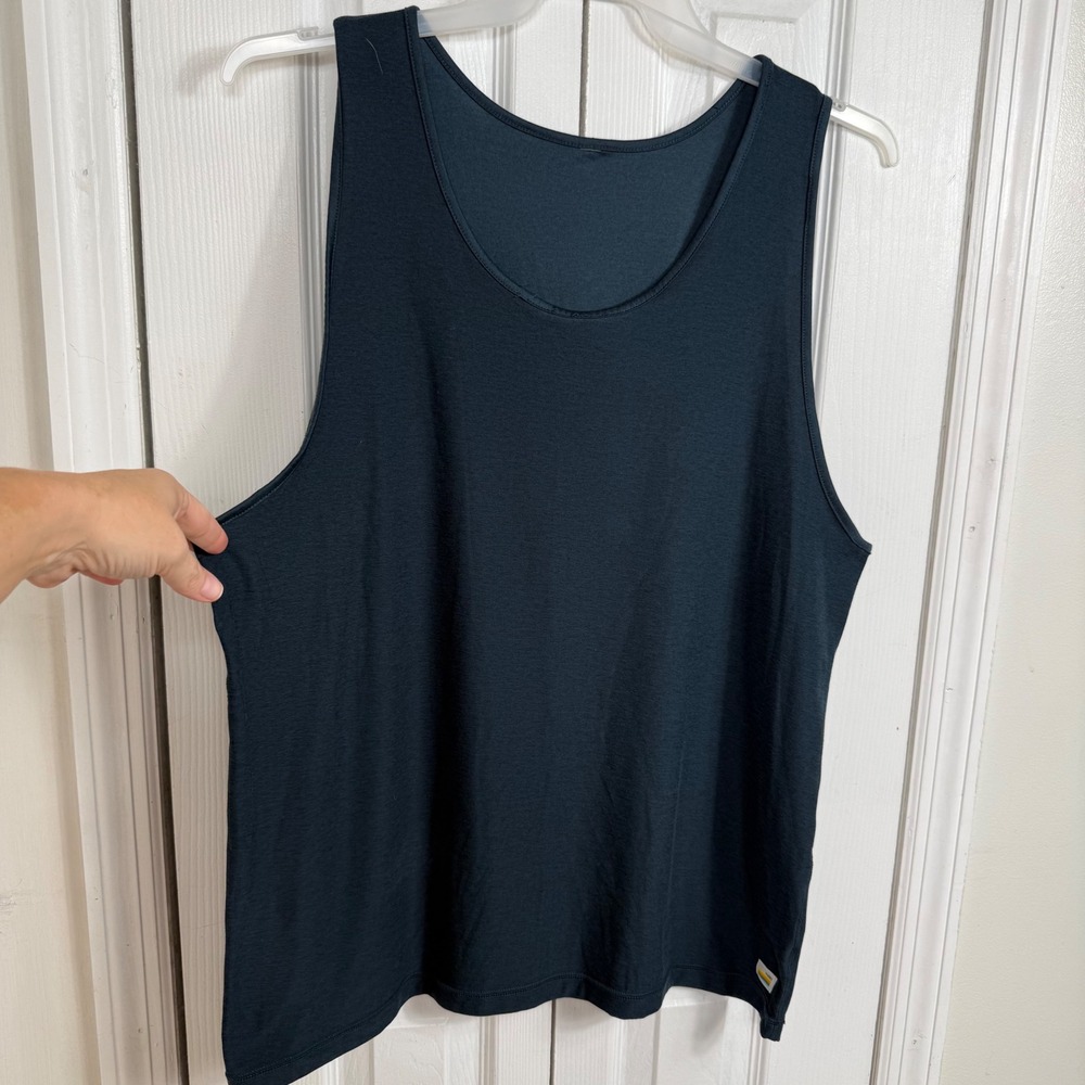 Vuori Current Tech Tank Size L Navy Blue Athleisure Minimalist Activewear